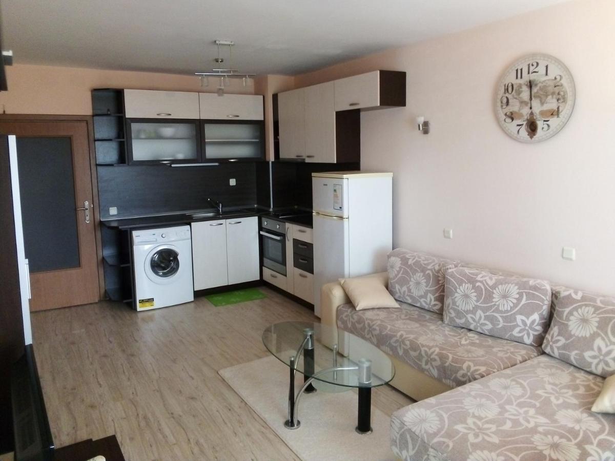 Апартамент Зорница Apartamento Burgas Exterior foto